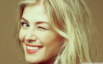 Wallpaper Fullscreen Elisha Cuthbert Screensavers