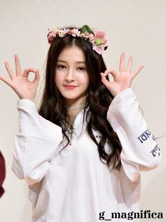 Momoland Nancy Dell Olio