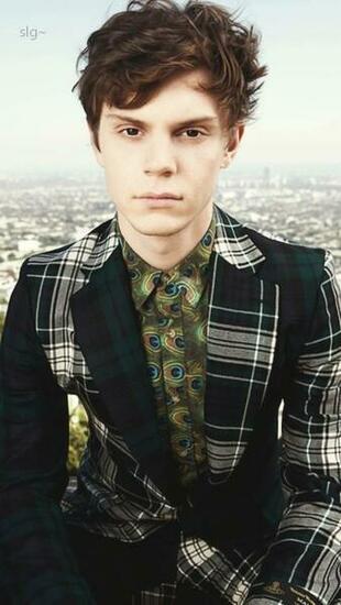 Evan Peters Background