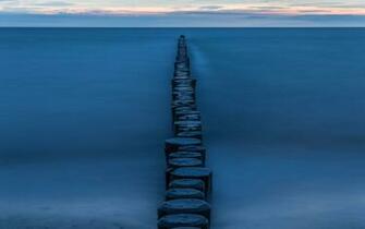 Wallpaper Beach Wooden Poles Separator