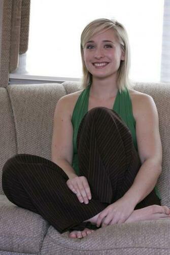 Allison Mack Sexy