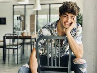 The Internet S Obsession With Noah Centineo Explained
