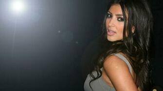 Kim Kardashian Desktop Wallpaper