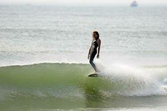 Longboard Surfing Noseriding