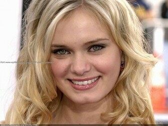 Sara Paxton Wallpaper Add To