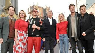 The Avengers Endgame Cast Just Surprised Kids At Disneyland