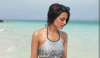 Iqra Aziz At Phiphiisland HD Wallpaper