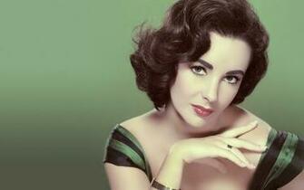 Vintage Actress Elizabeth Taylor Green Background Wallpaper