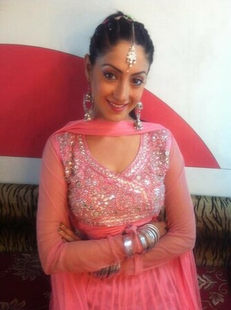Online Tashan Gurleen Chopra Punjabi Girls Wallpaper