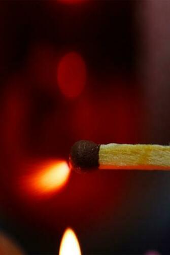 Mobile Wallpaper Colorful Matchstick Fire iPhone