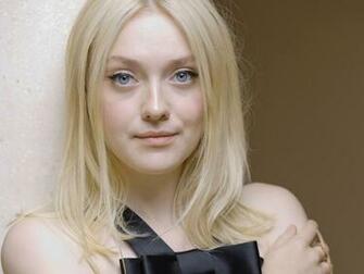 HD Wallpaper Dakota Fanning Actress X Kb Jpeg