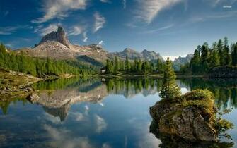 Beautiful Mountain Lake Wallpaper Nature