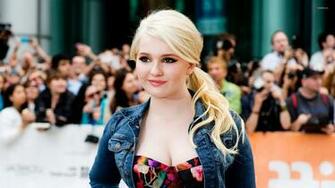 Abigail Breslin Wallpaper Celebrity