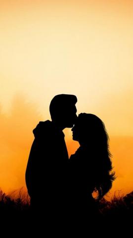 Couple Hug Kiss Love Outdoor Sunset Wallpaper