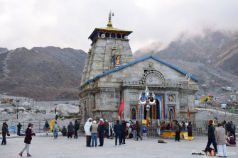 Kedarnath Temple Tourists 4k F3cusz8bzfqat2nh Wallpaper