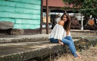 Wallpaper Pose Portrait Jeans Barefoot Makeup Figure