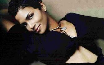 Halle Berry Wallpaper Celebrities Girls