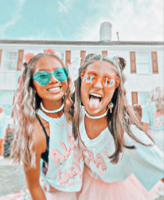 Aesthetic Friends