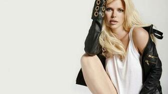 Sophie Monk Wallpaper