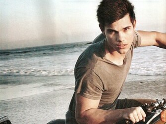 Taylor Lautner Wallpaper