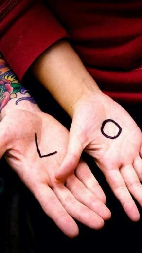 Hand Love Wallpaper iPhone