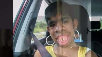 Hilarious Moment Captured Unusual Selfie With Funky