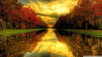 Fall Reflections Wallpaper