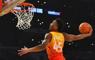 Wallpaper Donovan Mitchell Dunk Basketball Stars Utah