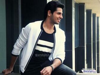 Sidharth Malhotra High Resolution Image Glamsham
