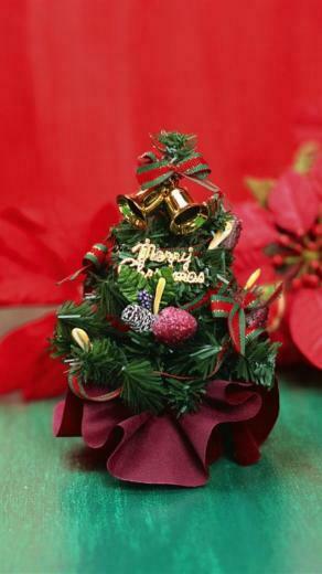 Cute Christmas Tree iPhone Wallpaper S