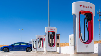 In The Clash Of Ev Chargers It S Tesla Vs Everyone Else