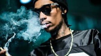 Wiz Khalifa Smoking Wallpaper Top