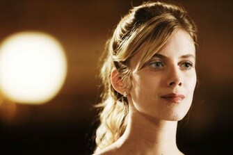 Melanie Laurent Beautiful HD Wallpaper Amb