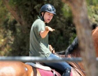 Kaley Cuoco Sweeting Pictures Goes Horseback Riding