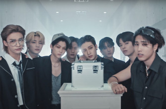 Stray Kids Give Me Your Tmi Video Watch The K Pop Band Play