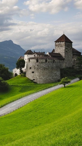 iPhone Full HD Liechtenstein Background Photo Wallpaper