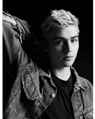 Miles Heizer American Film Actors HD Wallpaper And Photos