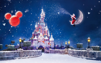 Santa Flying Wallpaper