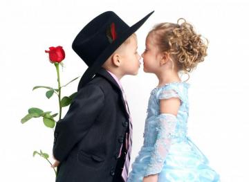 Baby Couple Hug Cute Wallpaper Daily Background In