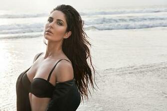 Katrina Kaif Hot HD Sexy Wallpaper Bikini Image