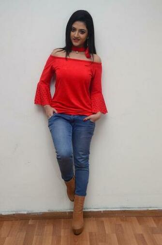 Celebrity Pics Shriya Sharma In Jeans