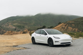 Batteries From Crashed Teslas Could Power Uk Homes Sifted