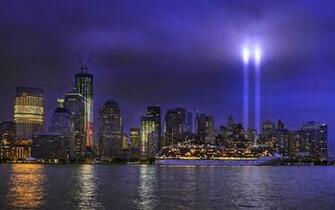 East River Dom Tower Wallpaper