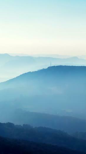 Picture Misty Mountain iPhone Wallpaper