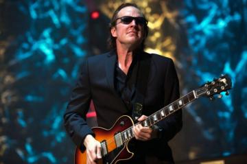 Joe Bonamassa Blues Rock Roll Guitar Concert Wallpaper