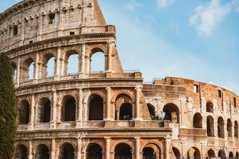 Colosseum Ruins In Front Of A Cloudy Sky V9jv4rgpij5vx32f Wallpaper