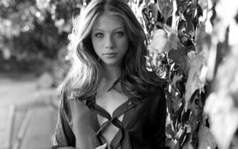 Michelle Trachtenberg Wallpaper