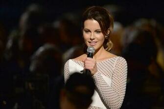 Kate Beckinsale Cute Wallpaper New HD