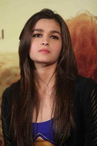 Alia Bhatt HD Pictures Wallpaper In