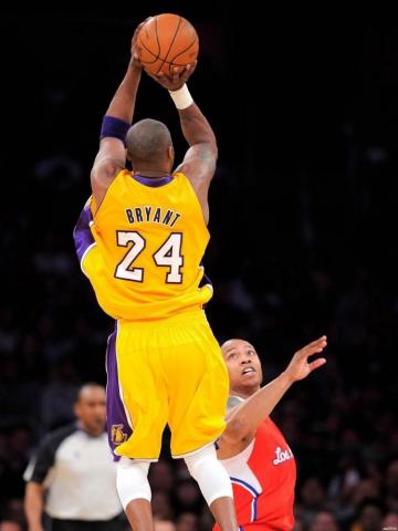 Kobe Bryant Fadeaway Jump Shot Wall Print Poster Wbp